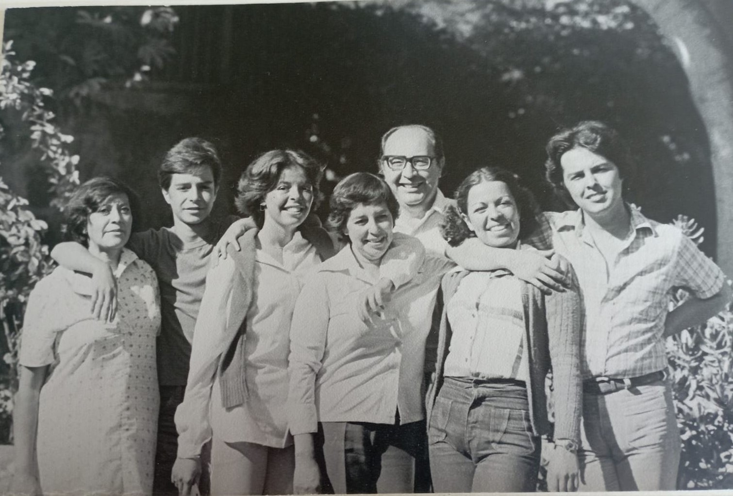 Óscar Gacitúa junto a su familia.
